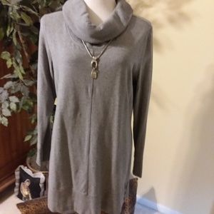 Long top to wear over leggings. Worn once.